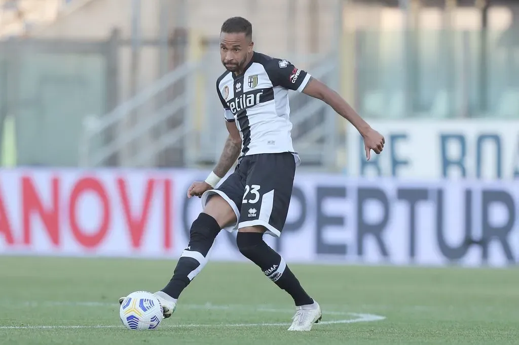 Jogador enfrentando o Crotone (Photo by Gabriele Maltinti/Getty Images)