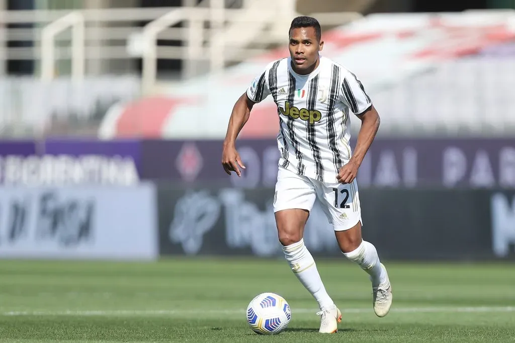 Alex Sandro está de saída da Juventus e é alvo do São Paulo.  (Photo by Gabriele Maltinti/Getty Images)