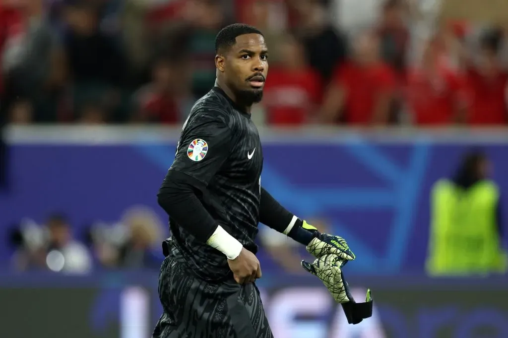 Mike Maignan pela Seleção Francesa. (Photo by Kevin C. Cox/Getty Images)