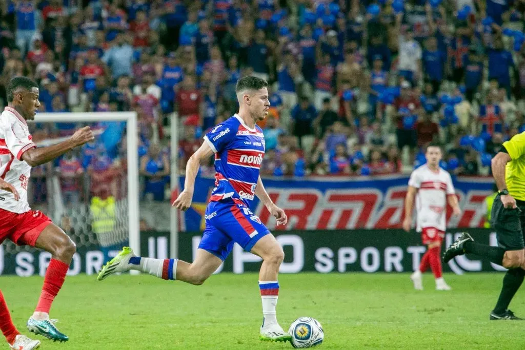 CE – FORTALEZA – 05/06/2024 – COPA DO NORDESTE 2024, FORTALEZA X CRB – Rosseto jogador do Fortaleza durante partida contra o CRB no estadio Arena Castelao pelo campeonato Copa Do Nordeste 2024. Foto: Baggio Rodrigues/AGIF