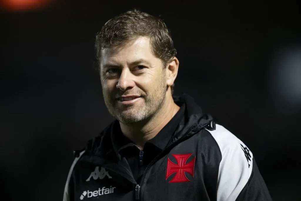 Rafael Paiva tecnico do Vasco durante partida contra o Fortaleza no estadio Sao Januario pelo campeonato Brasileiro A 2024. Foto: Jorge Rodrigues/AGIF