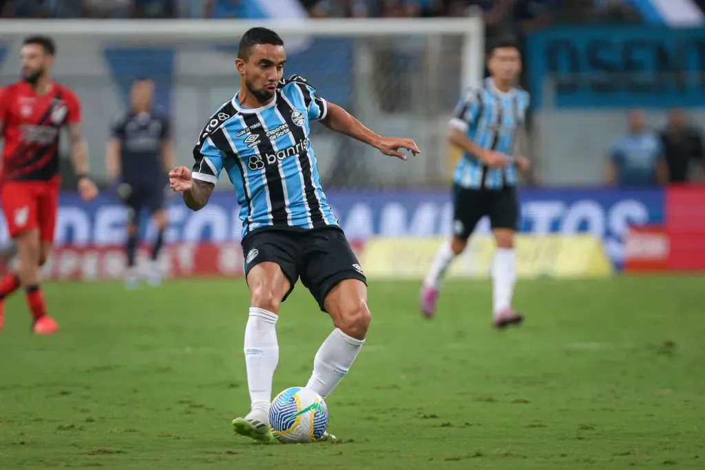 Fábio deve ser a escolha de Renato para substituir Reinaldo na lateral-esquerda. Foto: Maxi Franzoi/AGIF