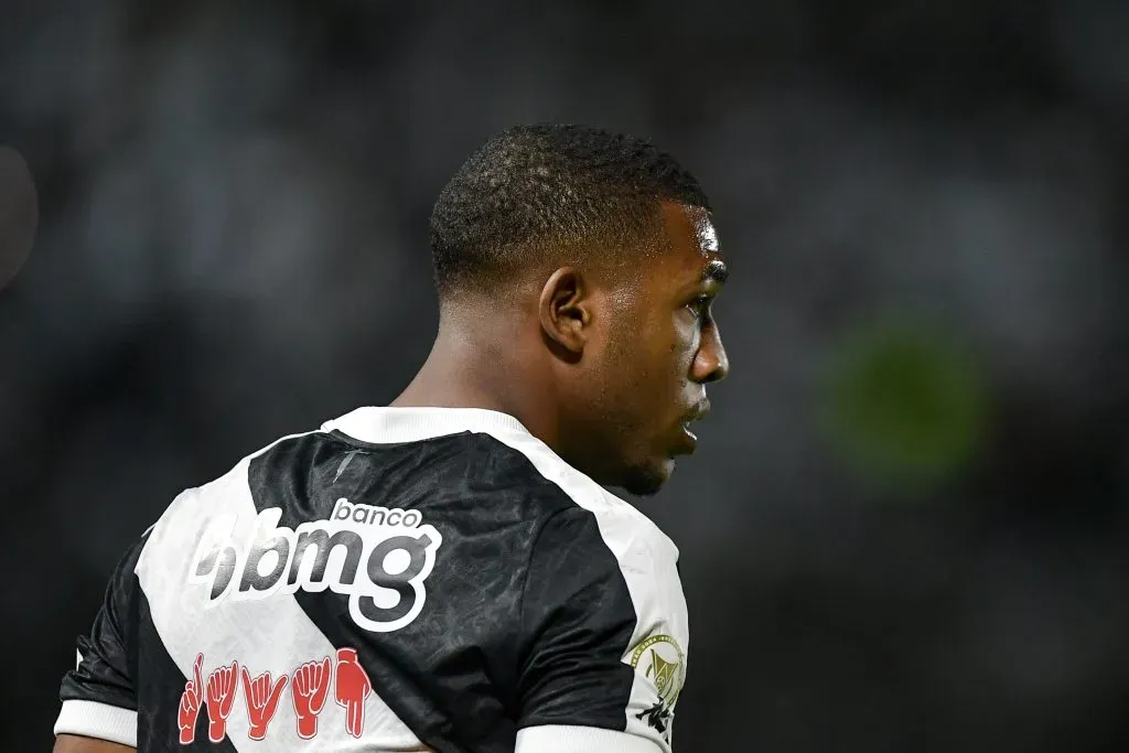 Rayan jogador do Vasco durante partida contra o Juventude no estadio Sao Januario pelo campeonato Brasileiro A 2024. Foto: Thiago Ribeiro/AGIF