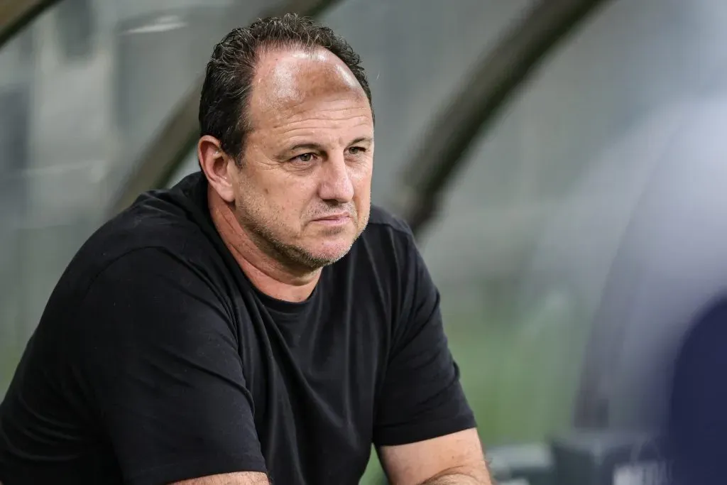 Foto: Gilson Lobo/AGIF- Rogério Ceni durante empate contra o Cruzeiro no Brasileirão 2024.