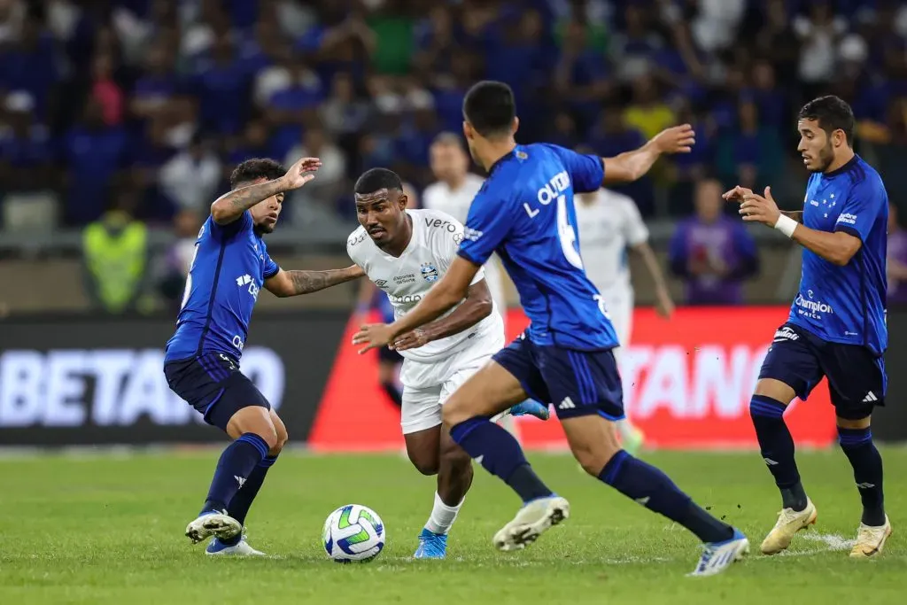 Cuiabano em ação com a camisa do Grêmio, contra o Cruzeiro, na Copa do Brasil de 2023. Foto: Gilson Junio/AGIF