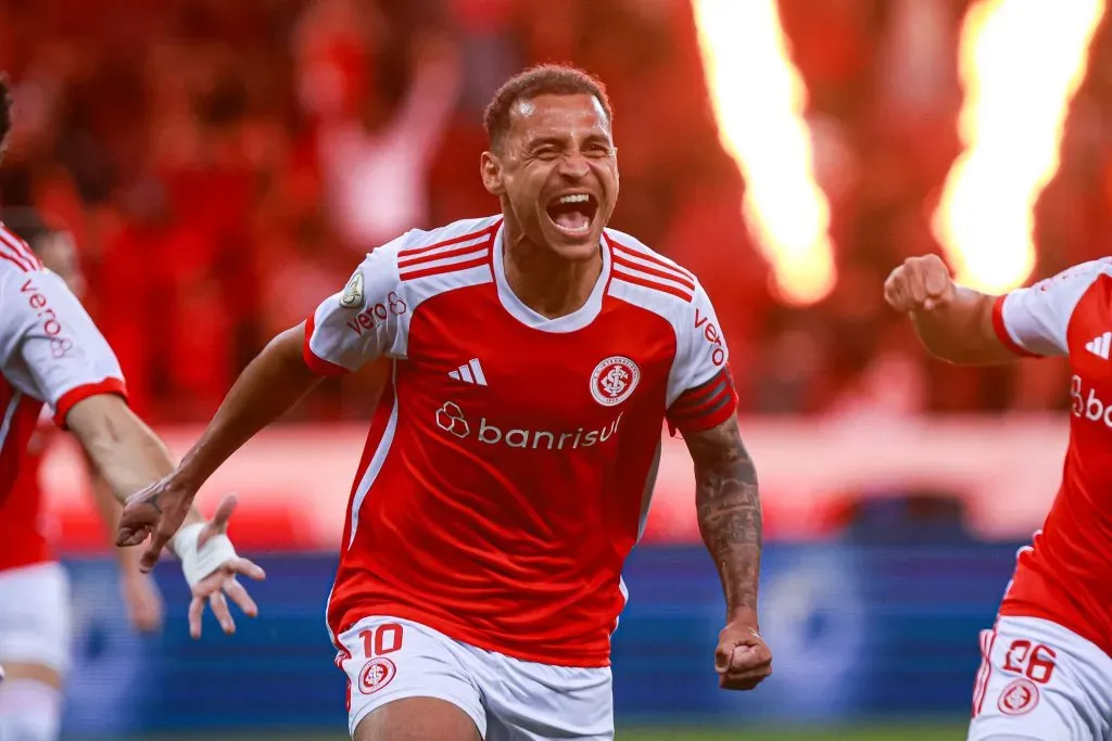 Alan Patrick jogador do Internacional comemora seu gol durante partida contra o Cuiaba no estadio Beira-Rio pelo campeonato Brasileiro A 2024. Foto: Maxi Franzoi/AGIF