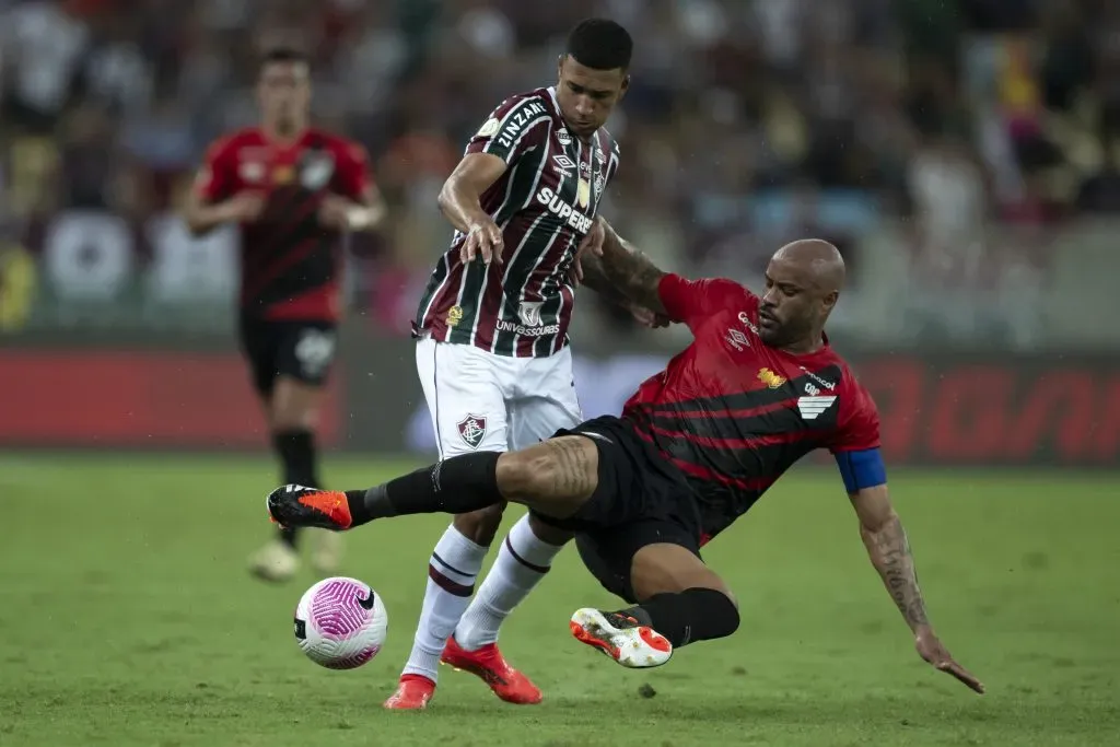 Thiago Heleno em ação com a camisa do Athletico, contra o Fluminense, pelo Brasileirão Betano. Foto: Jorge Rodrigues/AGIF