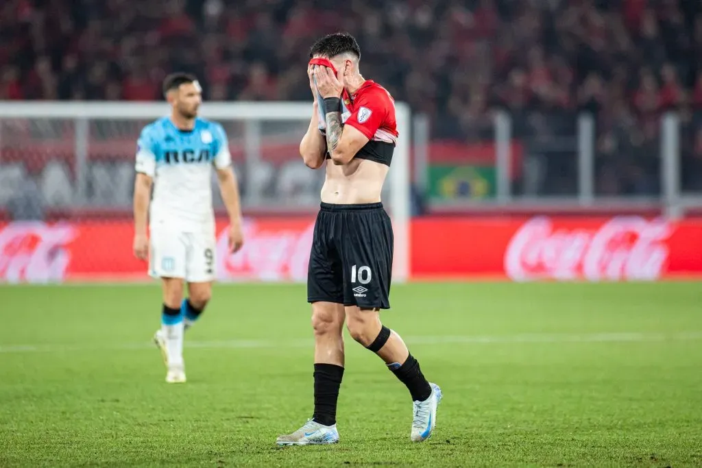 Foto: Luis Garcia/AGIF – Zapelli durante confronto contra o Racing na Sul-Americana 2024.