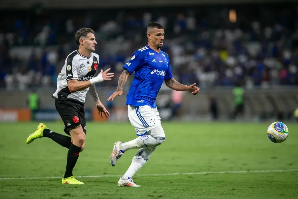 Ze Ivaldo jogador do Cruzeiro durante partida contra o Vasco no estadio Mineirao pelo campeonato Brasileiro A 2024. Foto: Fernando Moreno/AGIF