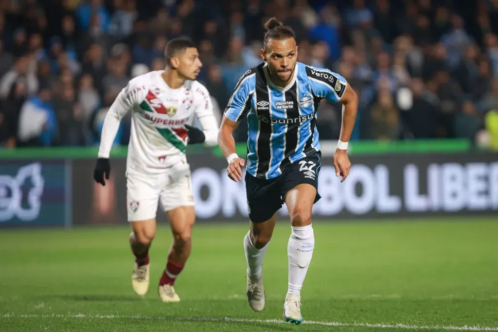 Braithwaite, jogador do Grêmio, durante partida contra o Fluminense (Foto: Maxi Franzoi/AGIF)