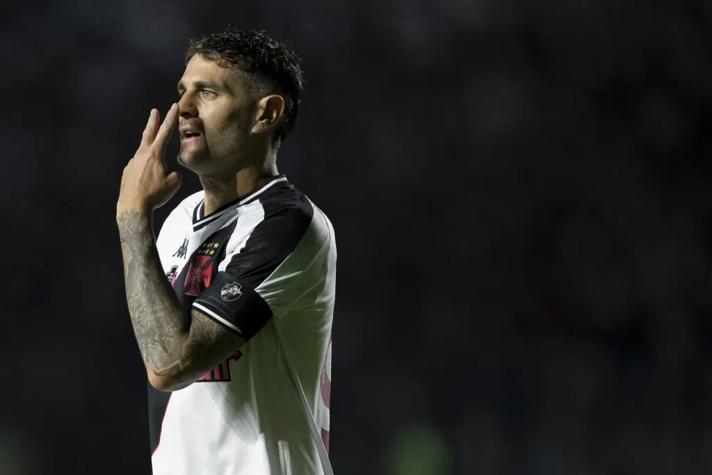 Vegetti jogador do Vasco durante partida contra o Cuiaba no estadio Sao Januario pelo campeonato Brasileiro A 2024. Foto: Jorge Rodrigues/AGIF