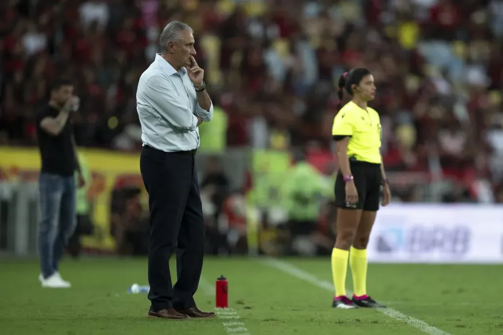 Foto: Jorge Rodrigues/AGIF – Tite, durante passagem no Flamengo, em confronto contra o Athletico-PR no Brasileirão 2024.