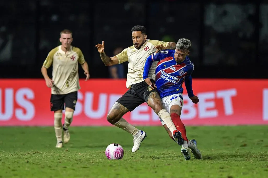 Jair jogador do Vasco durante partida contra o Bahia no São Januário pelo campeonato Brasileiro A 2024. Foto: Thiago Ribeiro/AGIF