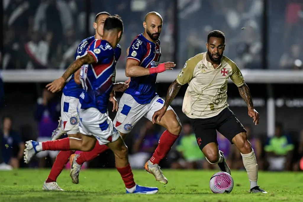 RJ – RIO DE JANEIRO – 28/10/2024 – BRASILEIRO A 2024, VASCO X BAHIA – Alex Teixeira jogador do Vasco durante partida contra o Bahia no estadio Sao Januario pelo campeonato Brasileiro A 2024. Foto: Thiago Ribeiro/AGIF