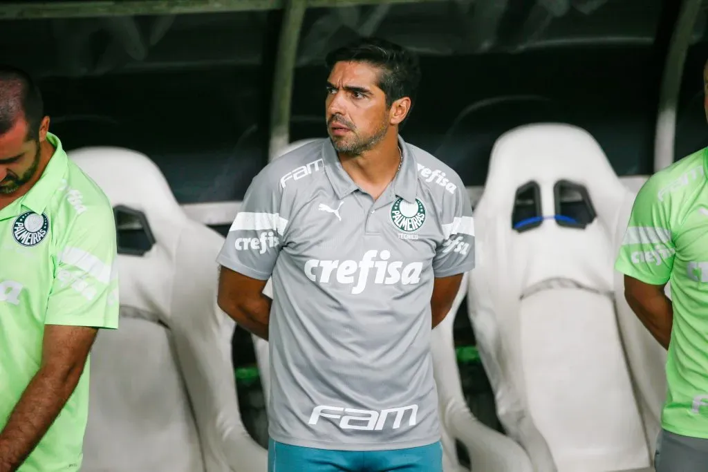 Abel Ferreira tecnico do Palmeiras durante partida contra o Fortaleza no estadio Arena Castelao pelo campeonato Brasileiro A 2024. Foto: Baggio Rodrigues/AGIF