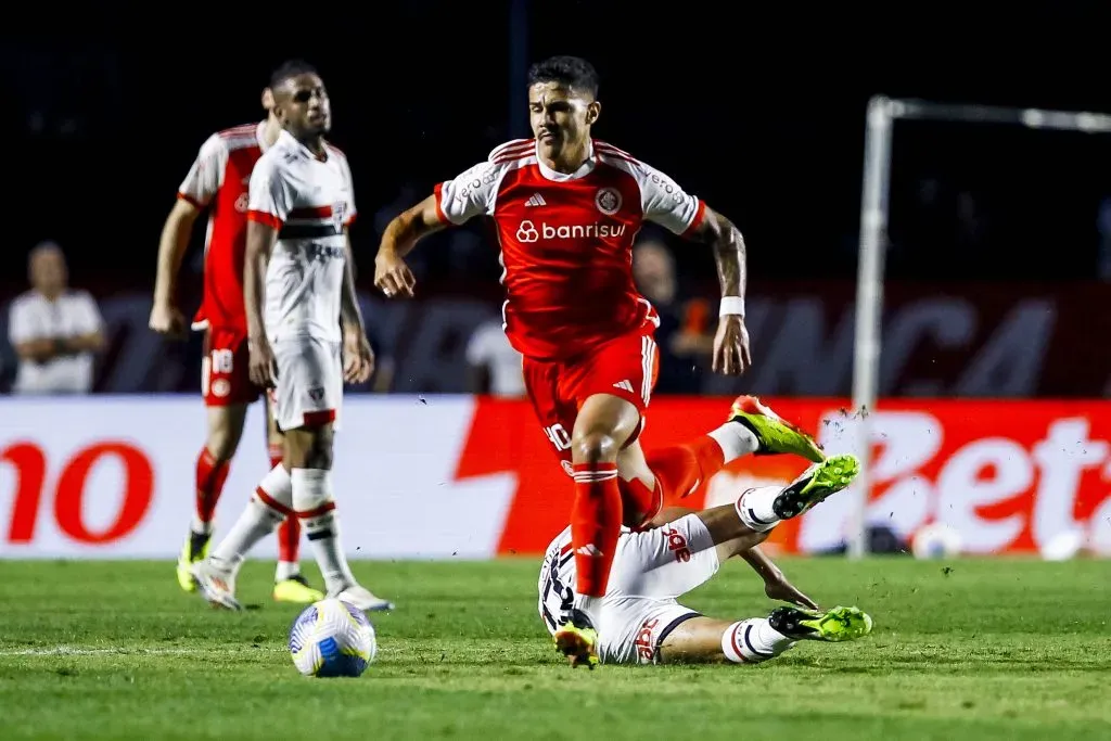 Romulo jogador do Internacional durante partida contra o São Paulo no Morumbi pelo campeonato Brasileiro A 2024. Foto: Marco Miatelo/AGIF