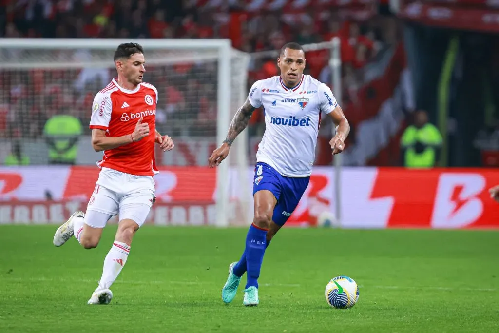 Titi jogador do Fortaleza durante partida contra o Internacional no Beira-Rio pelo campeonato Brasileiro A 2024. Foto: Maxi Franzoi/AGIF