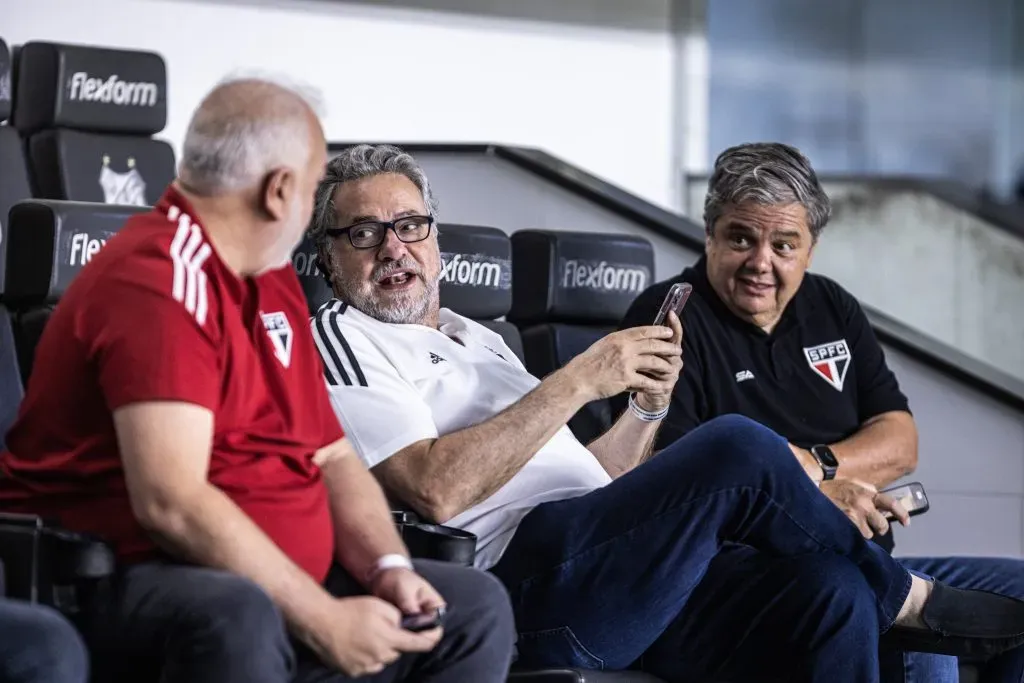 Julio Casares presidente do Sao Paulo durante partida contra o Bragantino no estadio Vila Belmiro pelo campeonato Brasileiro A 2023. Foto: Abner Dourado/AGIF