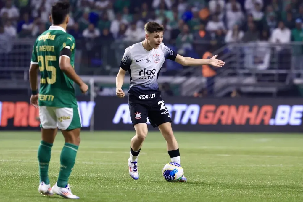 SP – SAO PAULO – 01/07/2024 – BRASILEIRO A 2024, PALMEIRAS X CORINTHIANS – Breno Bidon jogador do Corinthians durante partida contra o Palmeiras no estadio Arena Allianz Parque pelo campeonato Brasileiro A 2024. Foto: Marcello Zambrana/AGIF