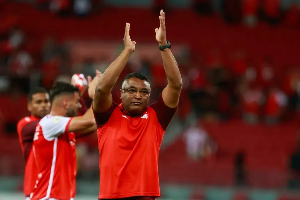 Roger Machado durante partida contra o Flamengo pelo Campeonato Brasileiro A 2024. Foto: Luiz Erbes/AGIF