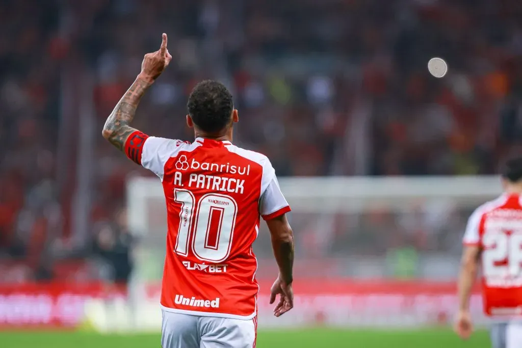 Alan Patrick jogador do Internacional comemora seu gol durante partida contra o Fortaleza no estadio Beira-Rio pelo campeonato Brasileiro A 2024. Foto: Maxi Franzoi/AGIF