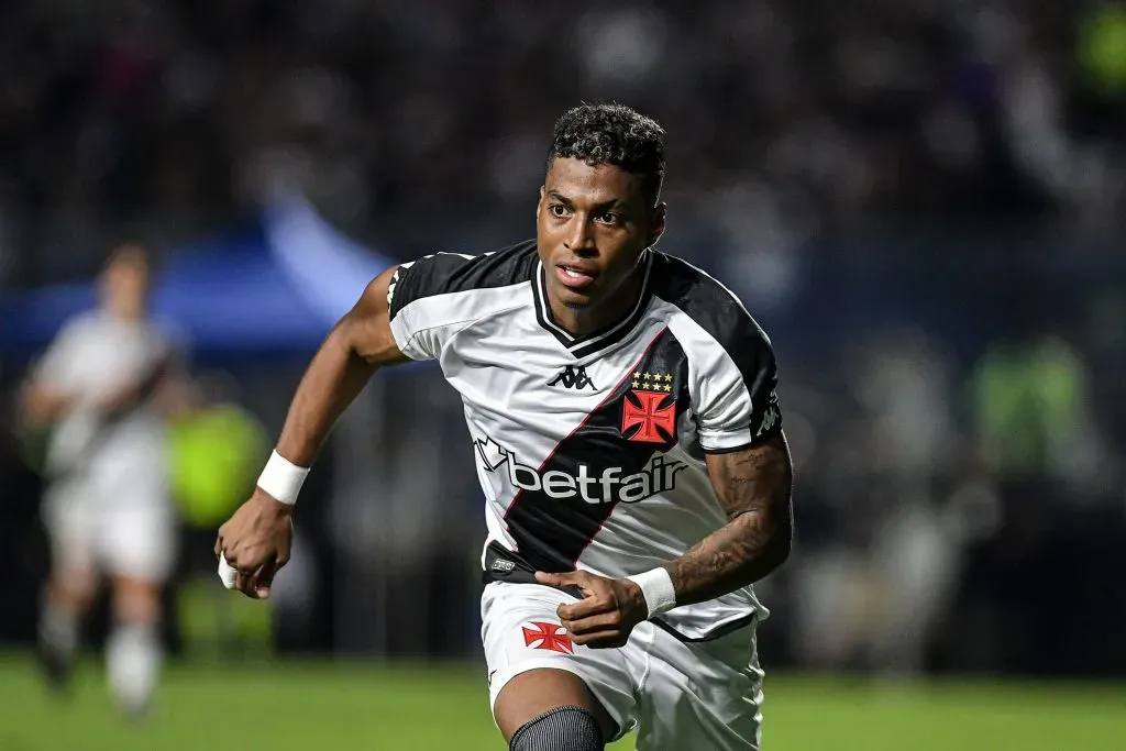 Emerson Rodriguez jogador do Vasco durante partida contra o Atletico-GO no estadio Sao Januario pelo campeonato Copa Do Brasil 2024. Foto: Thiago Ribeiro/AGIF