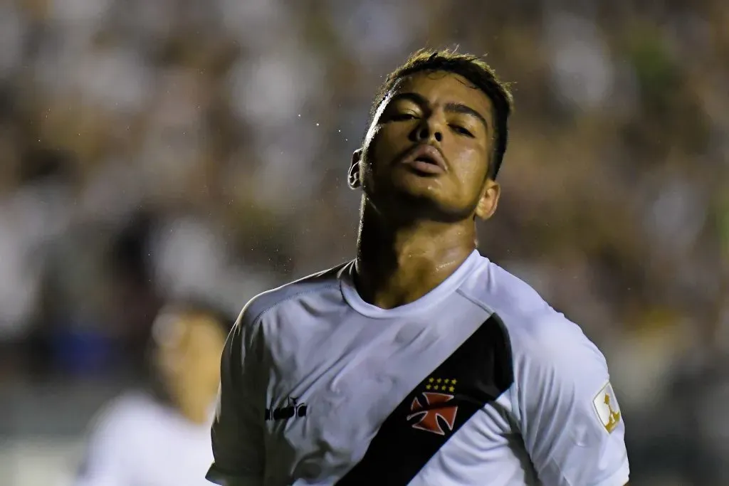 Evander em ação com a camisa do Vasco, pela Copa Libertadores de 2018. Foto: Thiago Ribeiro/AGIF