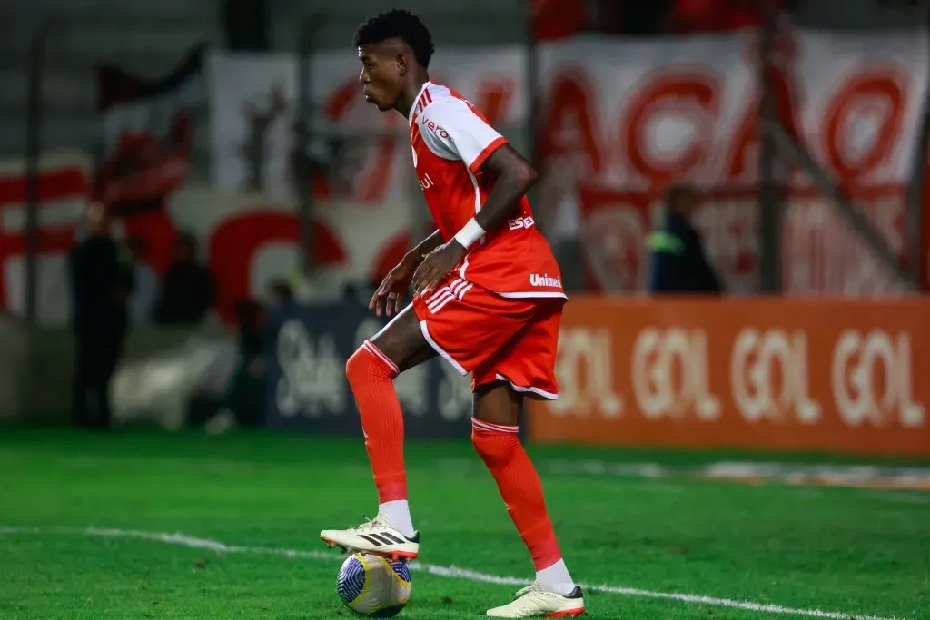 Vitao jogador do Internacional durante partida contra o Juventude no estadio Alfredo Jaconi pelo campeonato Brasileiro A 2024. Foto: Luiz Erbes/AGIF