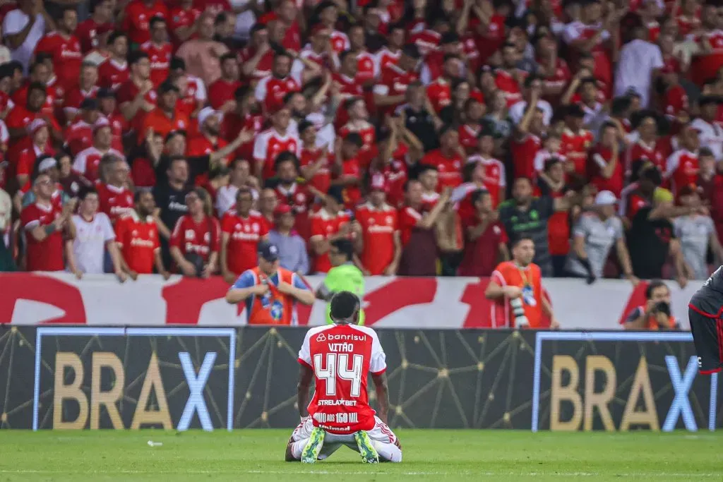 RS – PORTO ALEGRE – 30/10/2024 – BRASILEIRO A 2024, INTERNACIONAL X FLAMENGO – Vitao jogador do Internacional durante partida contra o Flamengo no estadio Beira-Rio pelo campeonato Brasileiro A 2024. Foto: Maxi Franzoi/AGIF