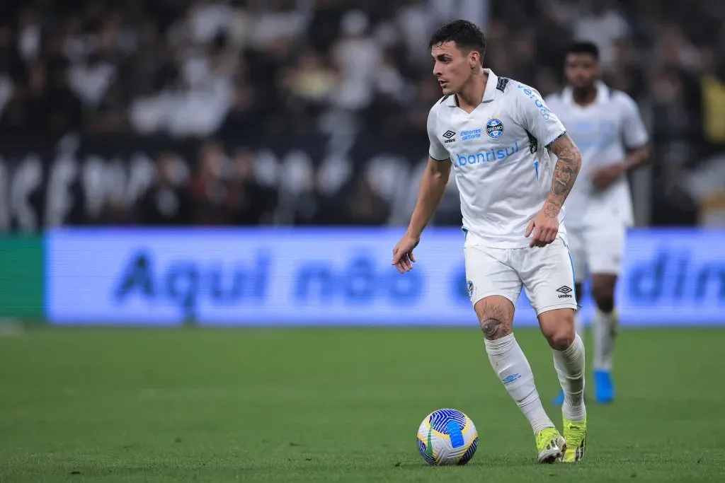 Pavón jogador do Grêmio durante partida contra o Corinthians na Arena Corinthians pelo campeonato Copa Do Brasil 2024. Foto: Ettore Chiereguini/AGIF