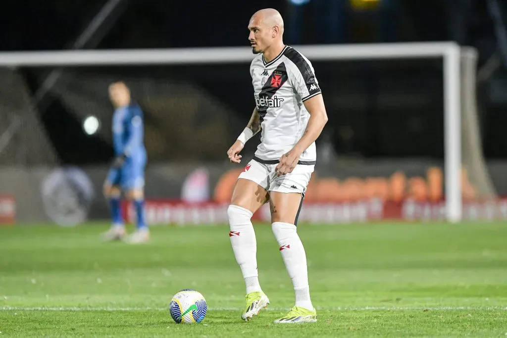 Maicon jogador do Vasco durante partida contra o Athletico-PR em São Januário pelo campeonato Brasileiro A 2024. Foto: Thiago Ribeiro/AGIF