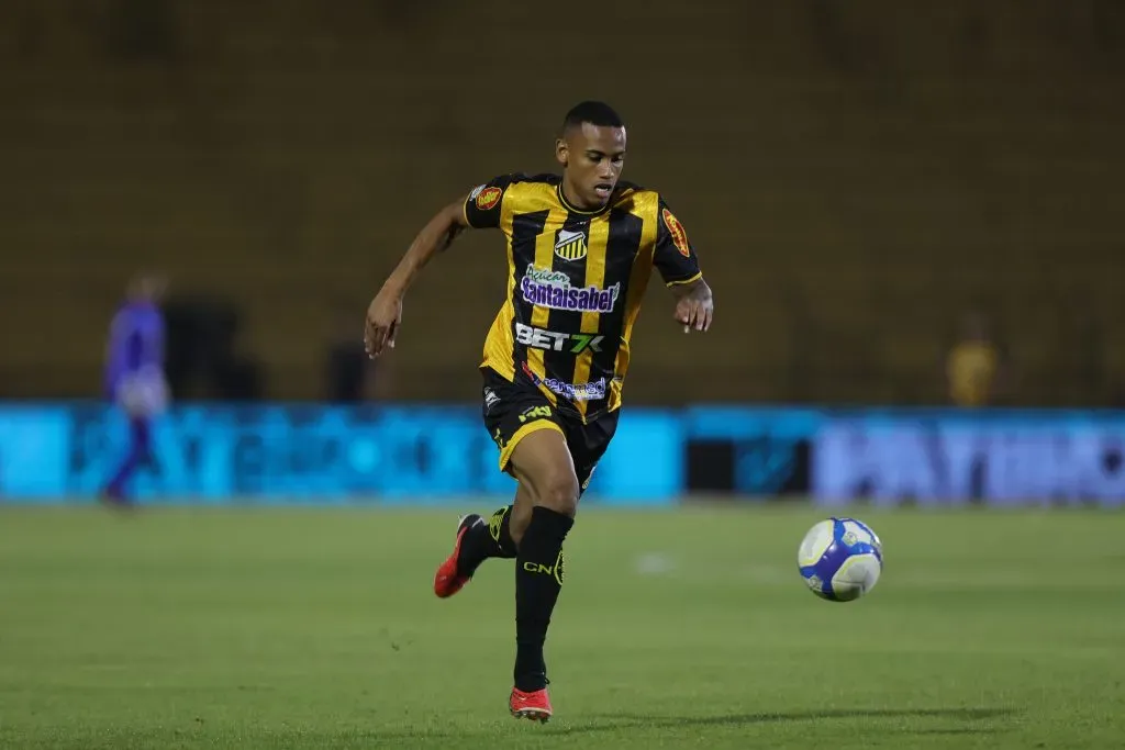 Patrick, do Novorizontino, durante partida contra o Ituano no Campeonato Brasileiro da Série B 2024. Foto: Pedro Zacchi/AGIF