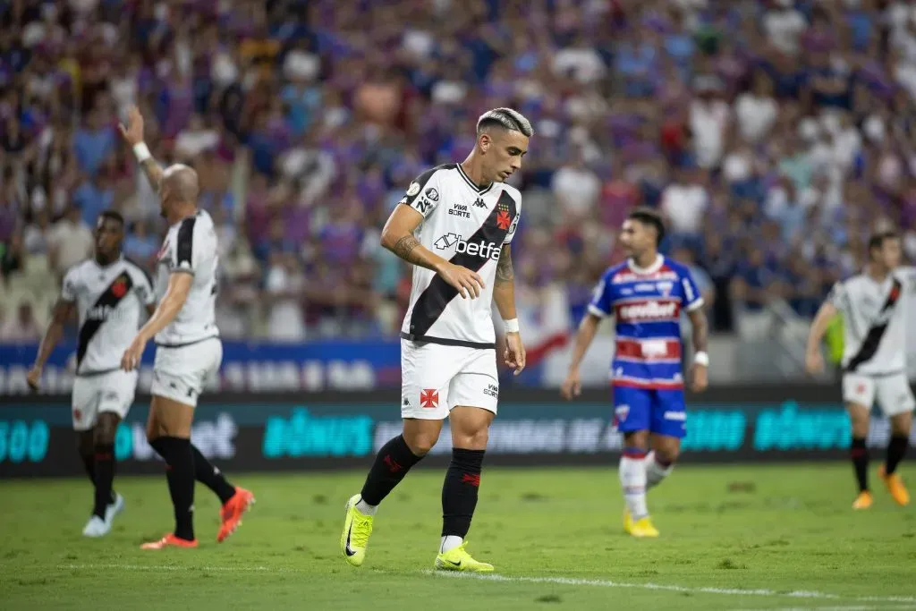 Fortaleza e Vasco se enfrentam pela 33ª rodada do Brasileirão (Foto: Baggio Rodrigues/AGIF)