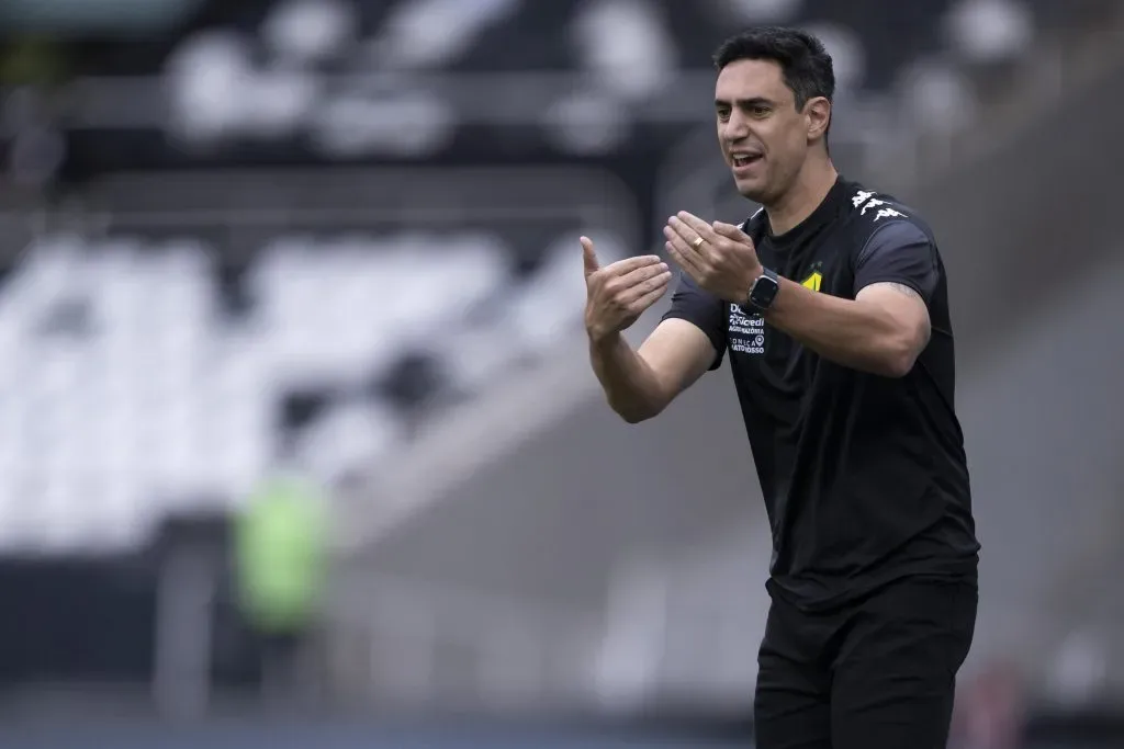 Bernardo Franco durante partida contra o Botafogo no Campeonato Brasileiro A 2024. Foto: Jorge Rodrigues/AGIF