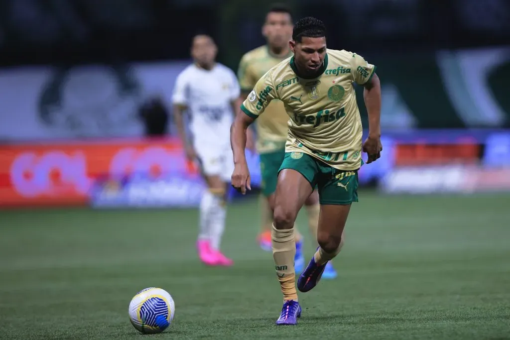 Rony jogador do Palmeiras durante partida contra o Criciuma no estadio Arena Allianz Parque pelo campeonato Brasileiro A 2024. Foto: Ettore Chiereguini/AGIF