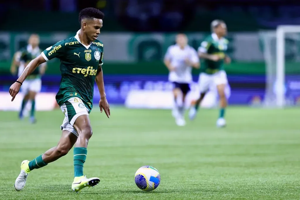 SP – SAO PAULO – 08/11/2024 – BRASILEIRO A 2024, PALMEIRAS X GREMIO – Estevao jogador do Palmeiras durante partida contra o Gremio no estadio Arena Allianz Parque pelo campeonato Brasileiro A 2024. Foto: Marcello Zambrana/AGIF