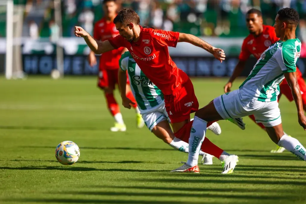 RS – CAXIAS DO SUL – 02/03/2024 – GAUCHO 2024, JUVENTUDE X INTERNACIONAL – Hyoran jogador do Internacional durante partida contra o Juventude no estadio Alfredo Jaconi pelo campeonato Gaucho 2024. Foto: Luiz Erbes/AGIF