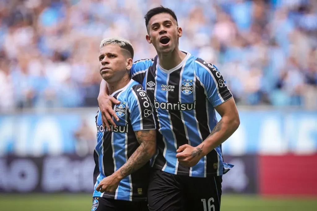 Soteldo e Aravena devem ser desfalques no Grêmio para duelo com o Juventude. Foto: Maxi Franzoi/AGIF