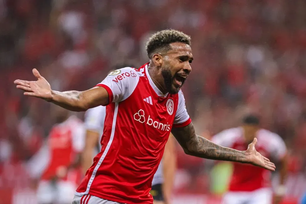 Wesley comemorando gol contra o Criciúma no Campeonato Brasileiro A 2024. Foto: Maxi Franzoi/AGIF