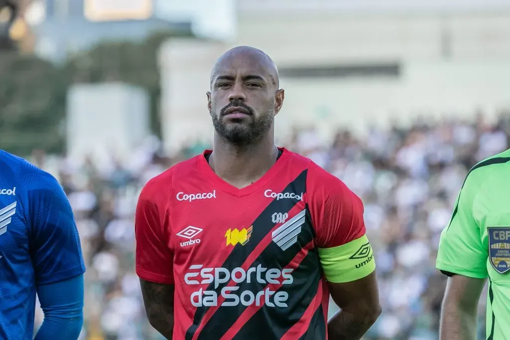 PR – MARINGA – 30/03/2024 – PARANAENSE 2024, MARINGA X ATHLETICO-PR – FINAL – Jogador do Athletico-PR durante partida contra o Maringa no estadio Willie Davids pelo campeonato Paranaense 2024. Foto: Fernando Teramatsu/AGIF