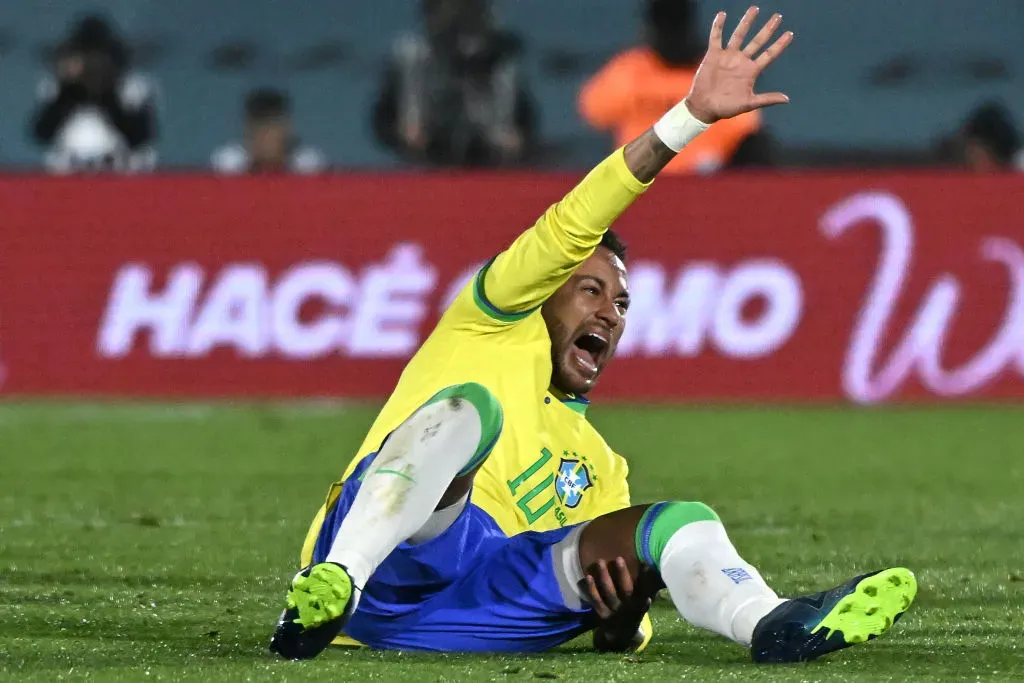 Neymar sufrió una durísima lesión en las Eliminatorias. // Getty