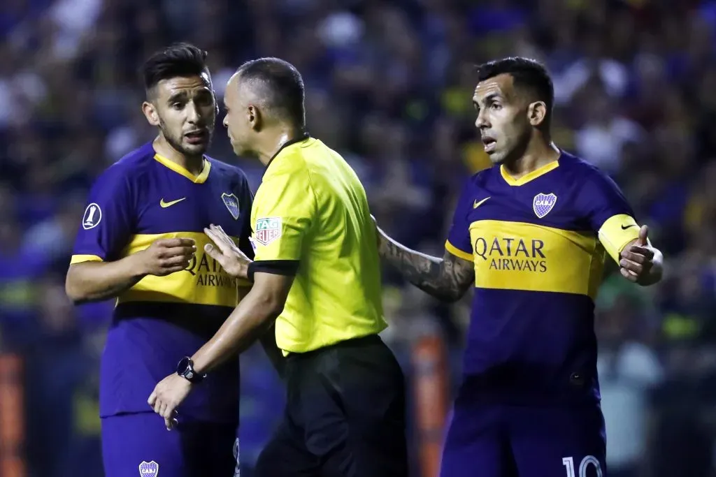 Eduardo Salvio y Carlos Tevez cuando compartían el plantel de Boca. (Getty Images)