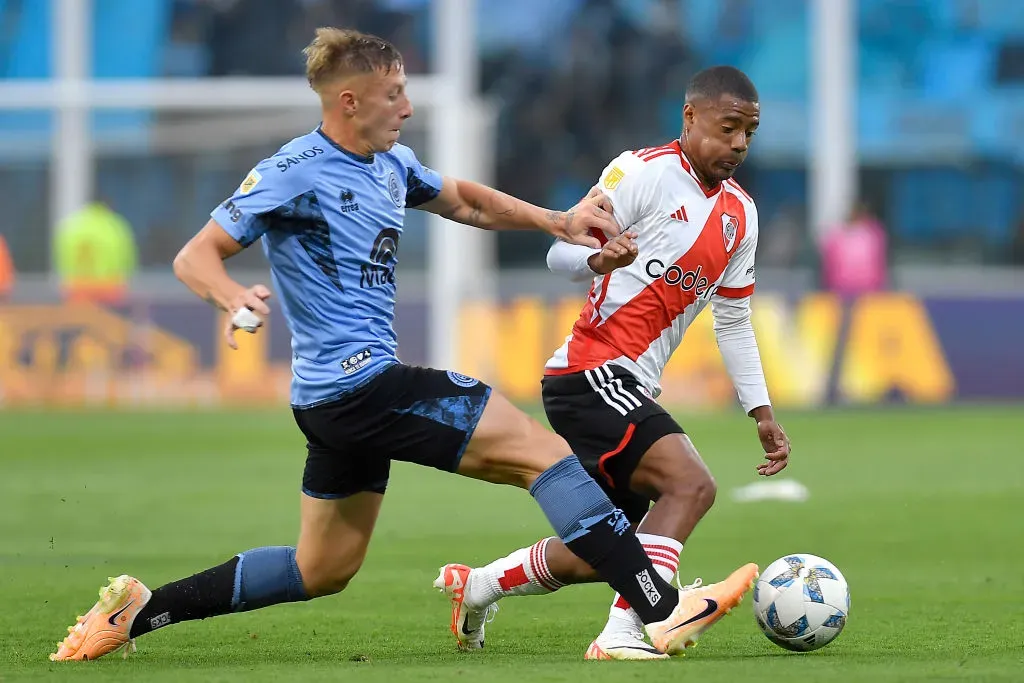 Juan Barinaga enfrentando a River. (Foto: Getty)