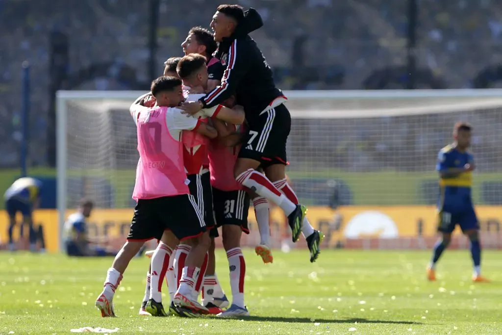 Suárez celebra el triunfo de River en la Bombonera en la última Copa de la Liga. (Foto: Getty).