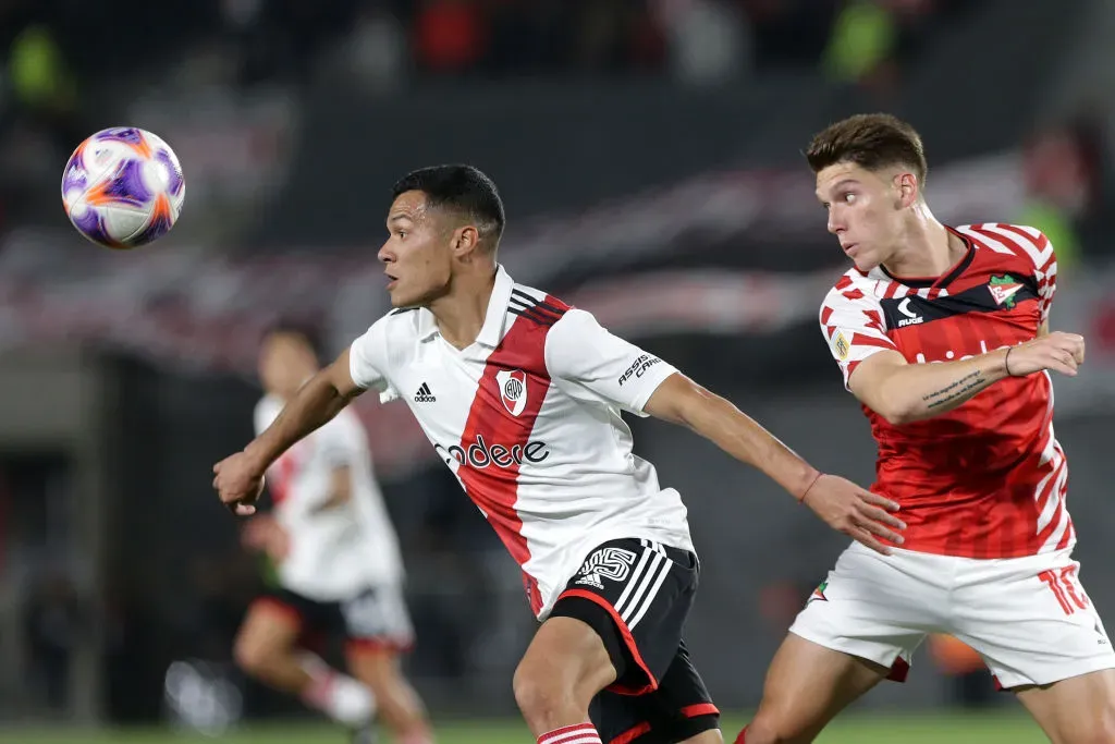 Rollheiser enfrentando a River con Estudiantes. (Foto: Getty)