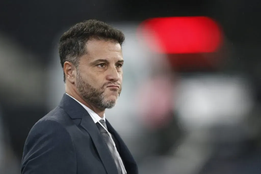 Rodolfo De Paoli dejó de ser el DT de Independiente Rivadavia. (Getty Images)