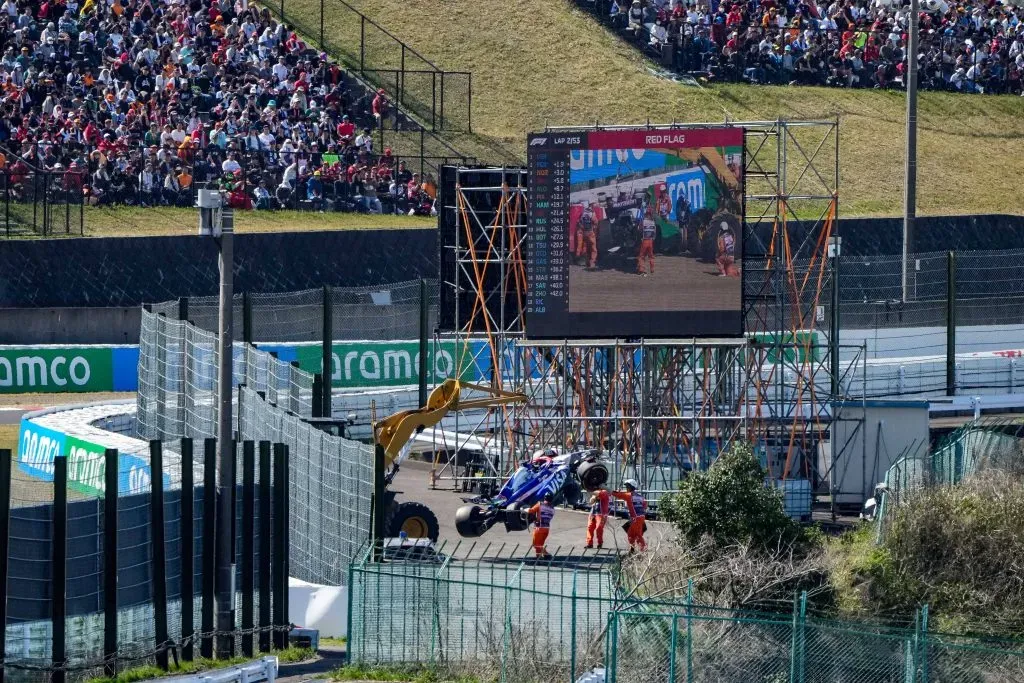 Así sacaron el auto de Ricciardo. (Foto: IMAGO).