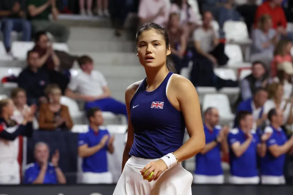 Raducanu en la Billie Jean King Cup ante Francia. (Foto: IMAGO).