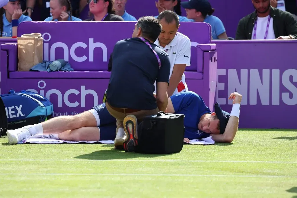 Andy Murray fue atendido en Queen´s por un dolor en su espalda. Eso lo llevo a que deba abandonar el certamen. (Foto: IMAGO).