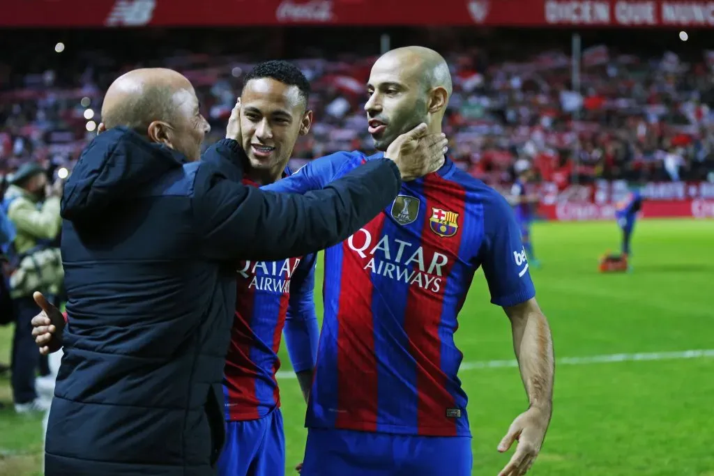 Jorge Sampaoli junto a Neymar y Javier Mascherano en 2016 (IMAGO)